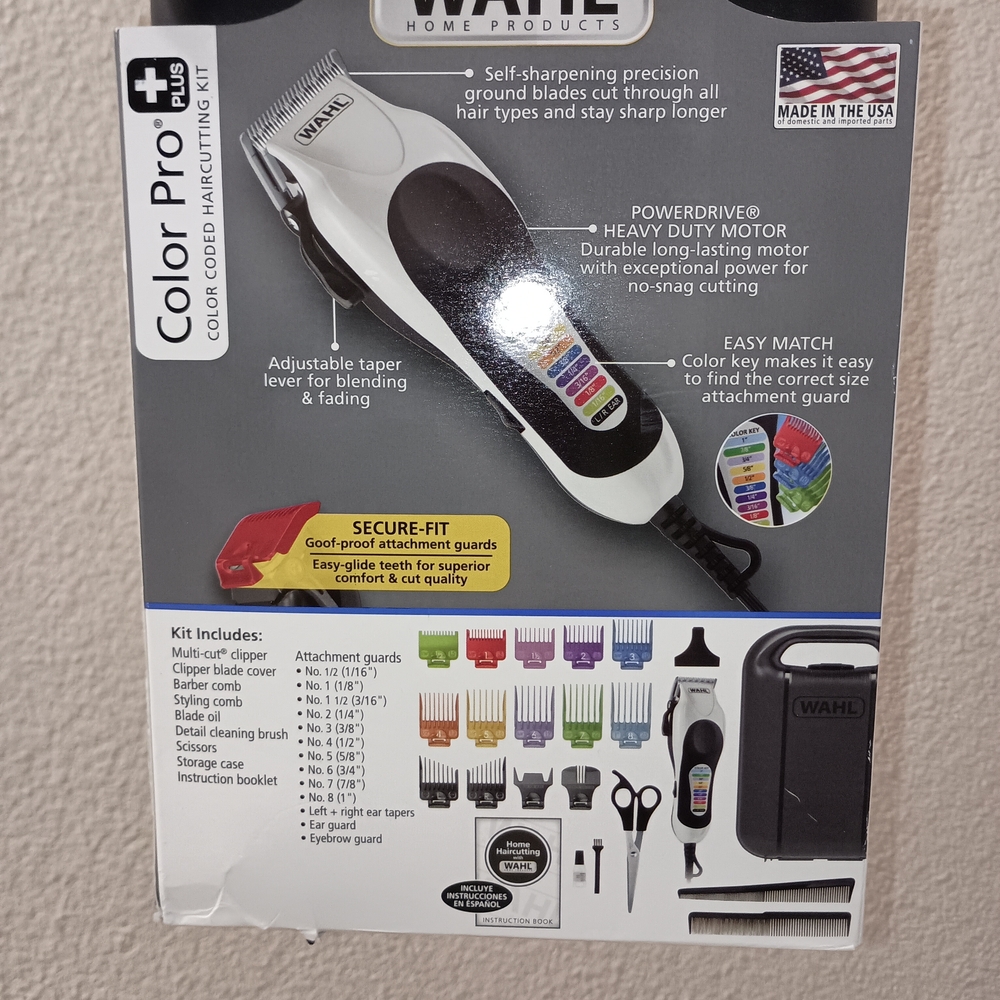 Wahl Color Pro Haircutting Kit - Black and White